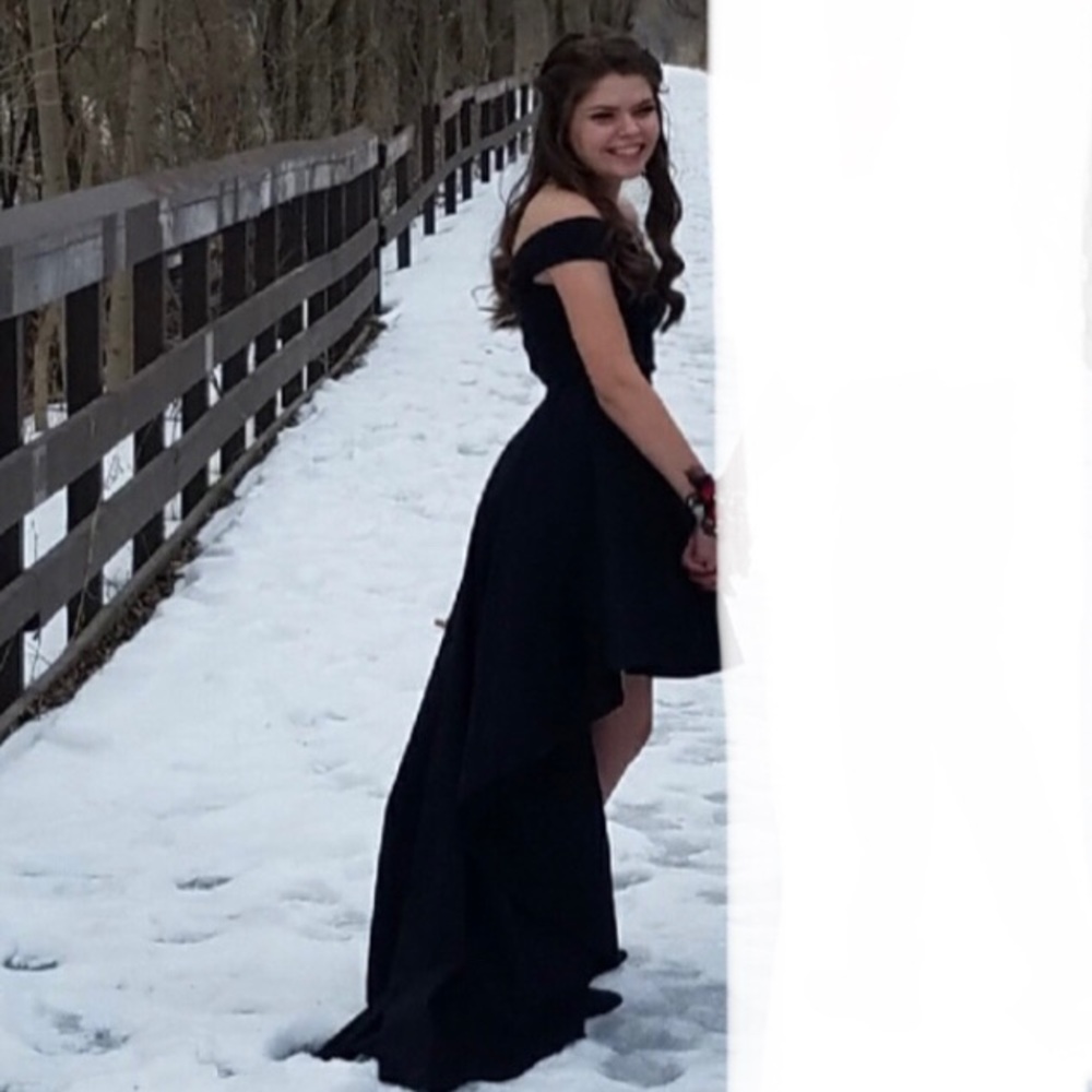 Windsor black homecoming/prom dress